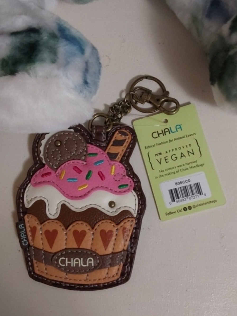 NWT Chala Vegan Cupcake Keychain Coin Pouch
